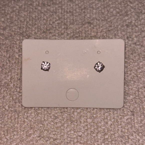 1/2 ct round cut cubic zirconia diamond earrings - Picture 1 of 2